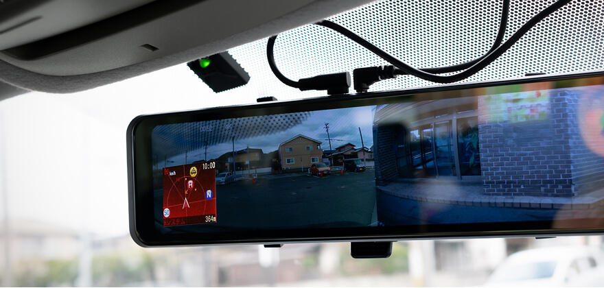 ミラー一体型タイプレーダー探知機の取り付け後イメージ